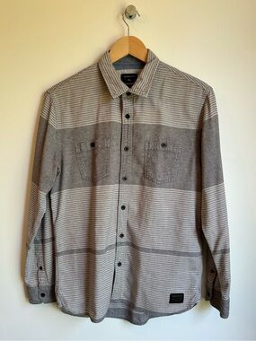 Quiksilver Modern Fit Men's 100% Cotton Striped Long Sleeve Shirt S